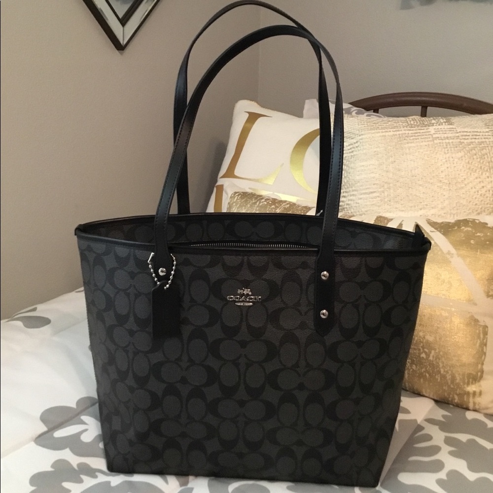 COACH SIGNATURE CITY TOTE F58292